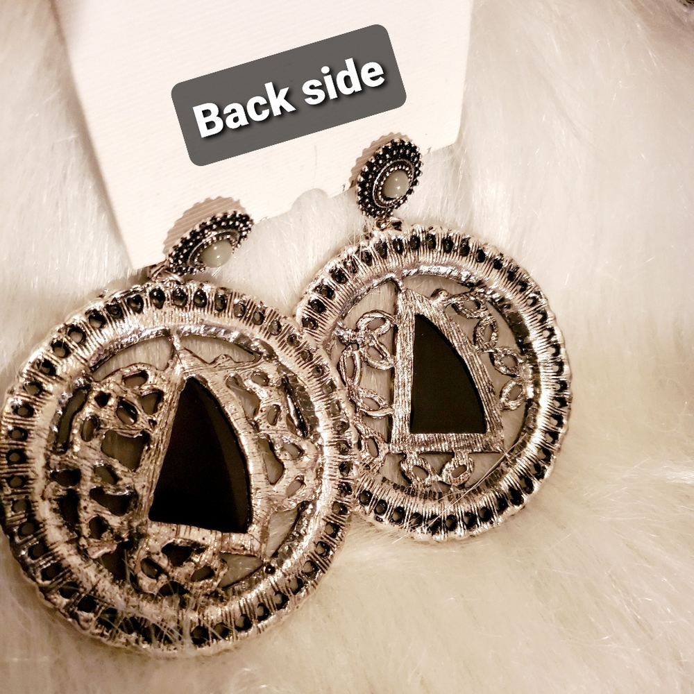 Earrings - Picture 3 of 4